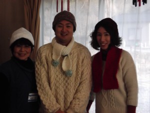 東京マーガレット教会婦人グループ作の毛糸の帽子が贈られてきました。