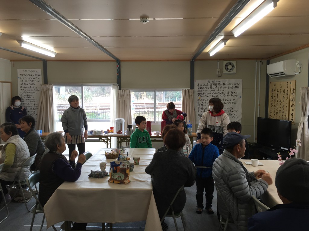 2月29日 泉玉露仮設ほっこりカフェ、聖テモテ幼稚園年長組訪問