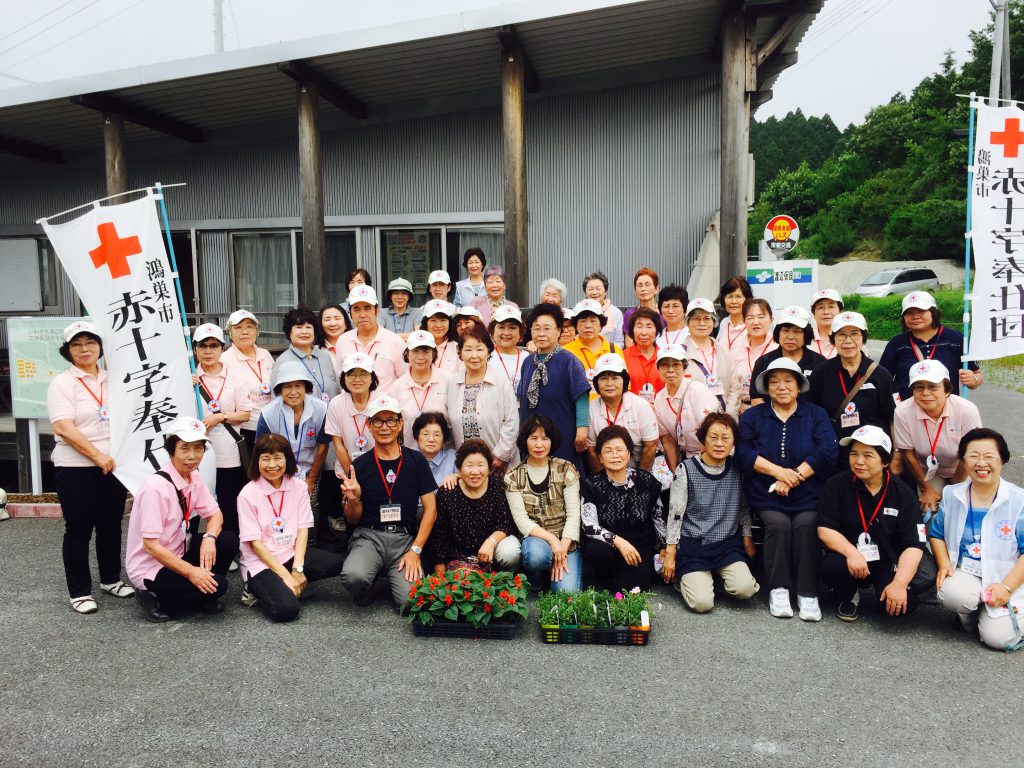 7月2日 渡辺町昼野仮設 赤十字奉仕団訪問