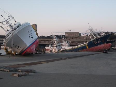 地震後の小名浜港２